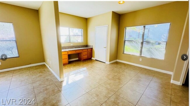 Building Photo - 45 Maleena Mesa St