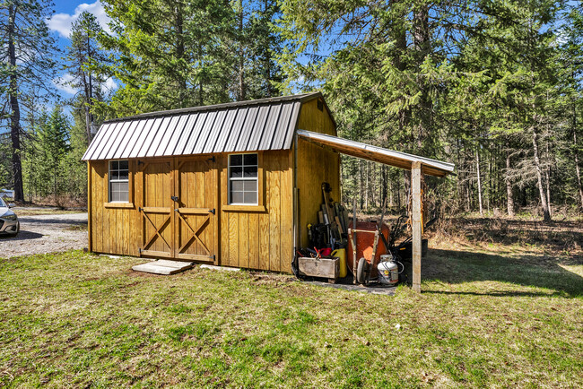 Building Photo - 4987 Spirit Lake Cutoff Rd