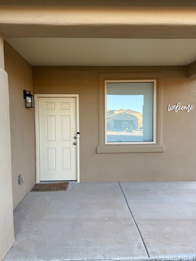 Building Photo - Charming 3BD/2.5BA with Garage in Legends West - Available Now!