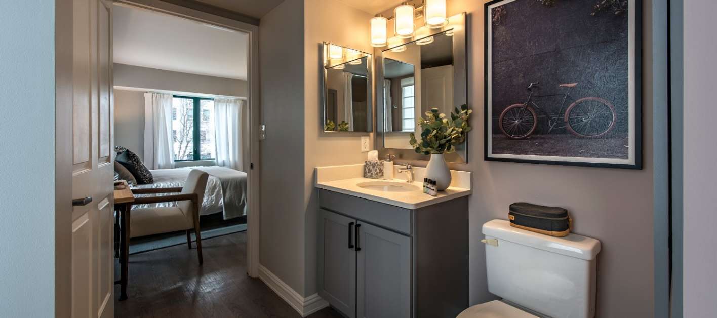 Building Photo - 30 Cambridgepark Dr