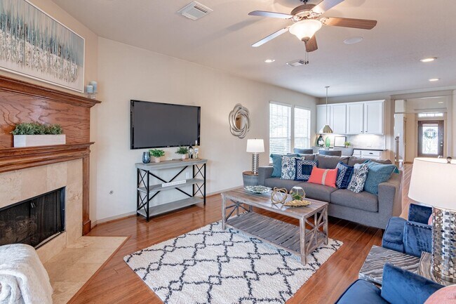 Building Photo - 27 S Mews Wood Ct
