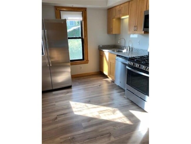 Building Photo - 522 View St