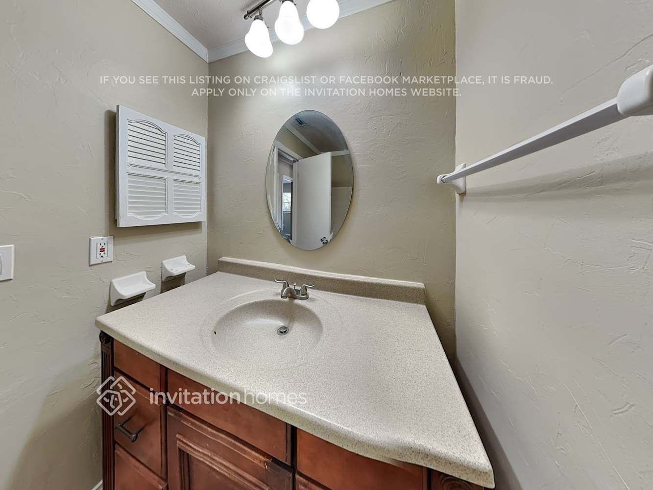 Building Photo - 3508 Kingswood Dr