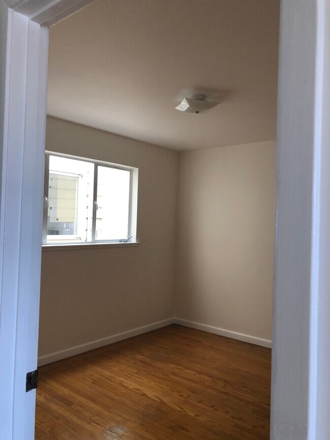 Building Photo - 2233 Taraval St