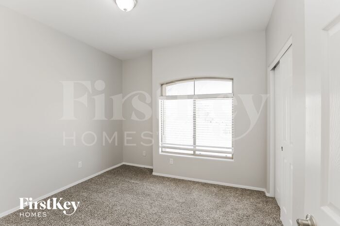 Building Photo - 5221 S 53rd Ave