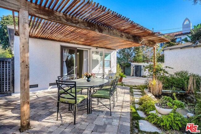 Building Photo - 8207 Stewart Ave