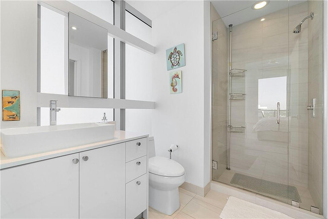 Building Photo - 2200 N Ocean Blvd