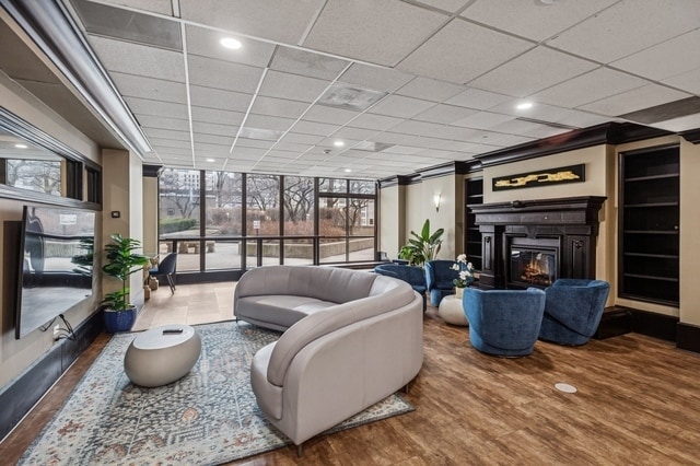 Building Photo - 10 E Ontario St