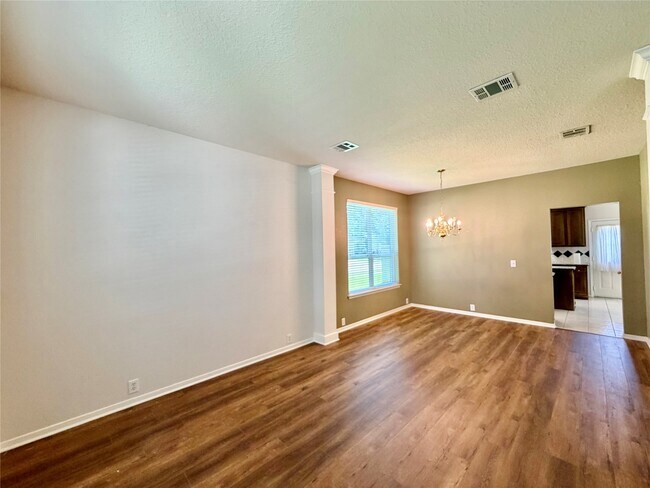 Building Photo - 7426 Maple Run Dr