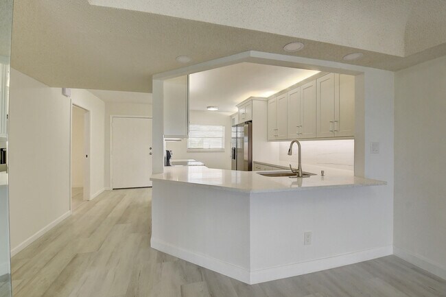 Building Photo - 23305 Barwood Ln N