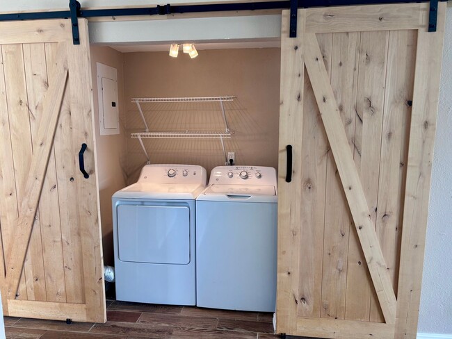 Building Photo - Available now | A 2 Bedroom, 1.5 Bathroom ...