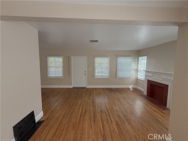 Building Photo - 126 S Batavia St