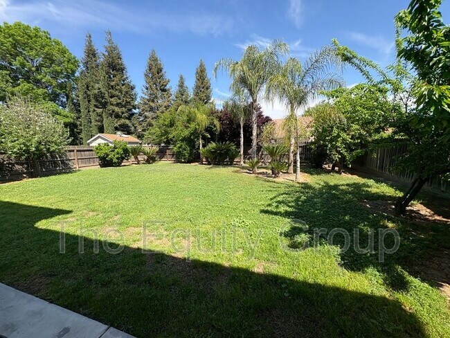 Building Photo - 312 W Reese Ave