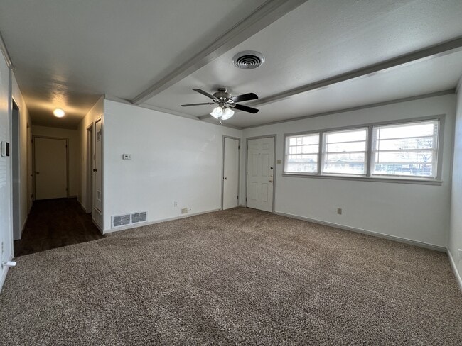 Building Photo - 3106 Aberdeen Ave