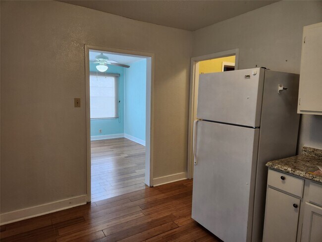 Building Photo - 1807 Church St