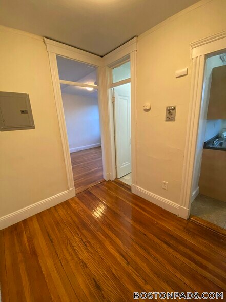 Building Photo - 1185 Boylston St