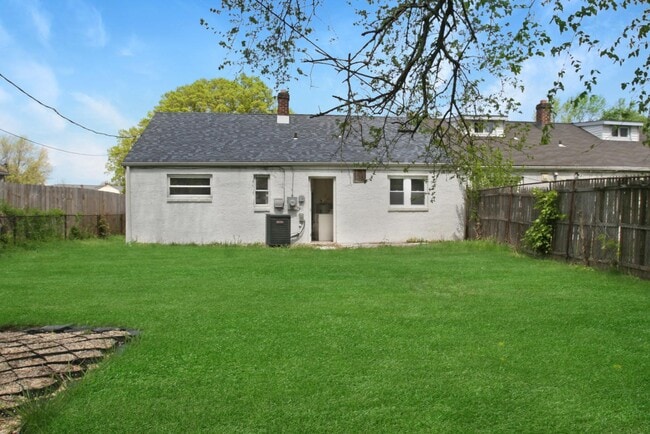 Building Photo - 301 Sheridan Dr