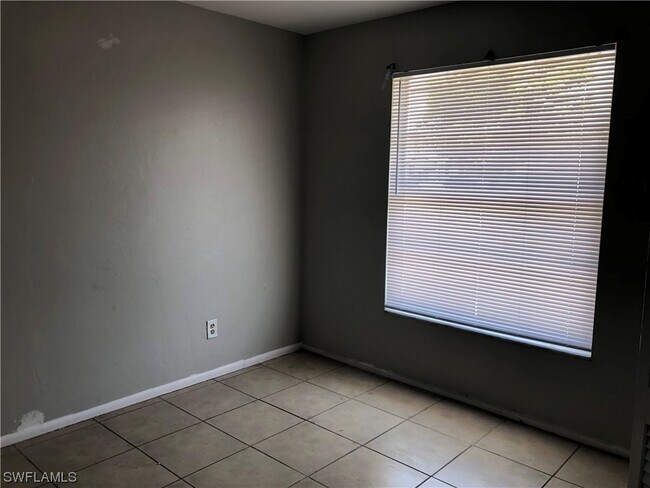 Building Photo - 9173 Seville Rd