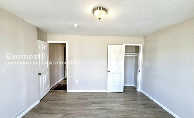 Building Photo - 37 S Yale Ave