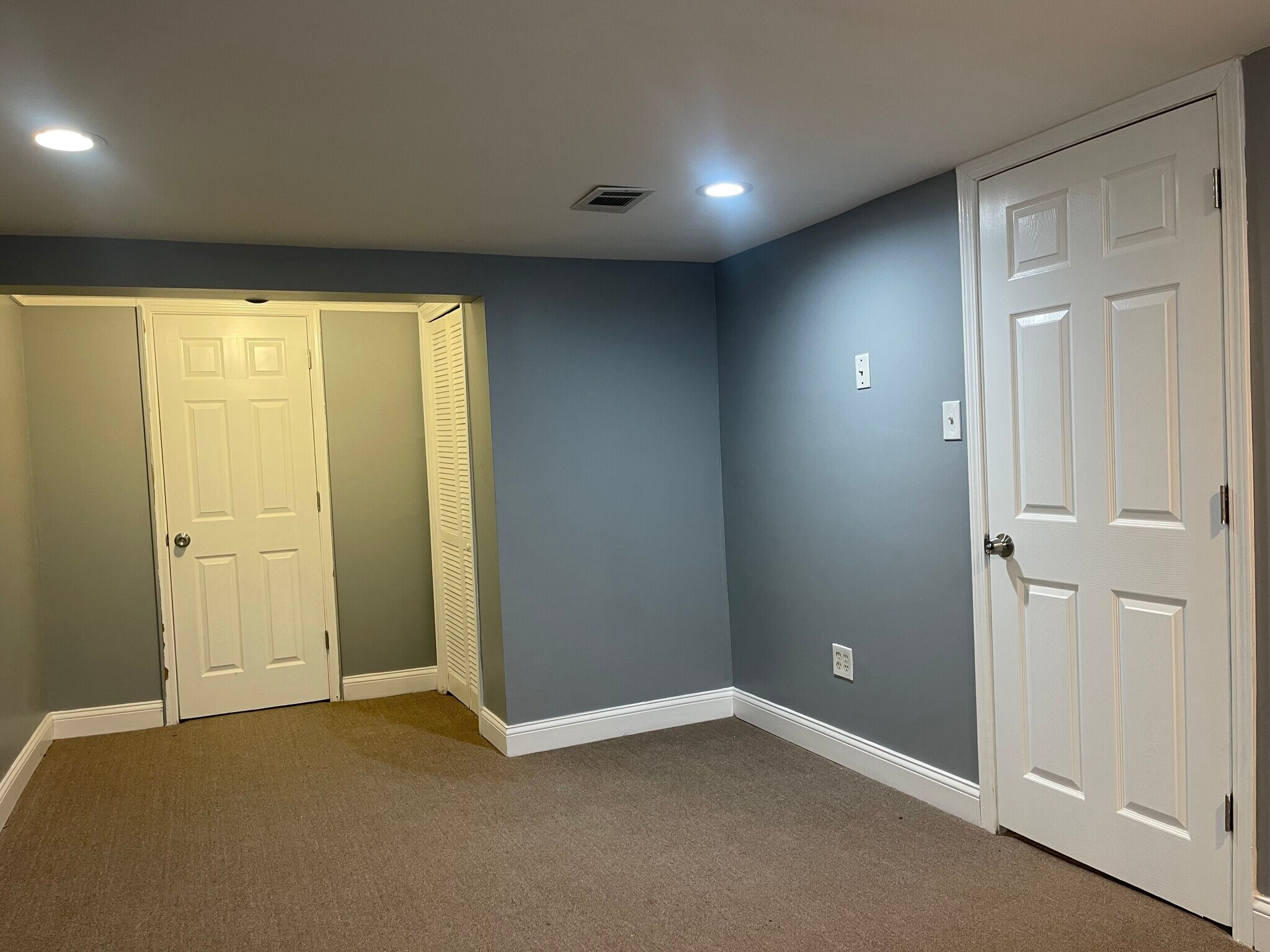 Building Photo - 9463 Niles Center Rd