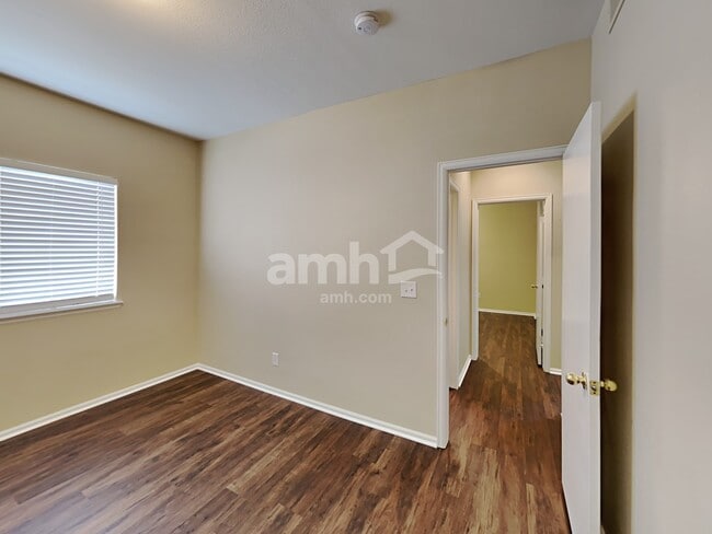 Building Photo - 9835 Kenton Cir