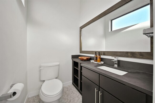 Building Photo - 1505 Colorado St
