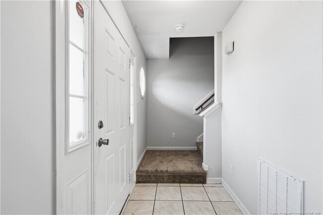 Building Photo - 2305 Gray Goose Loop