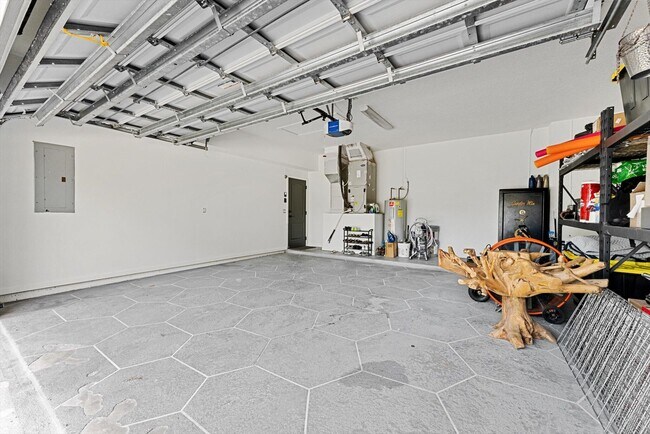 Building Photo - 15170 99th St N