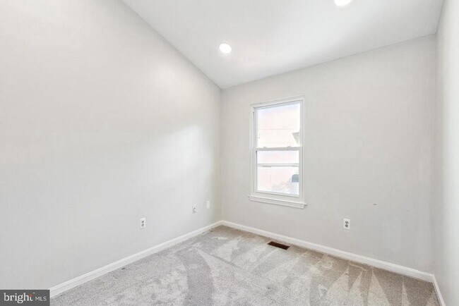 Building Photo - 9525 Clocktower Ln
