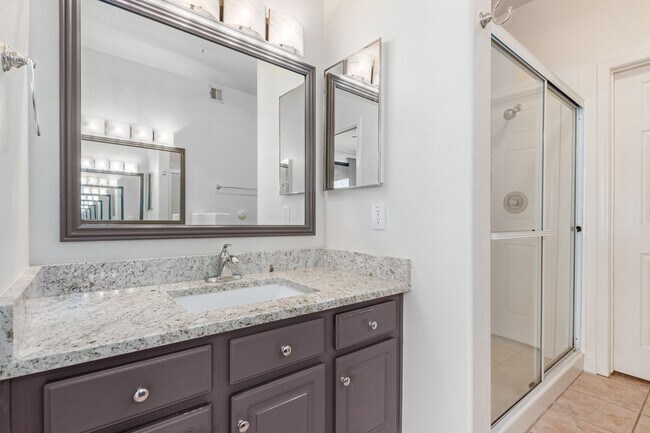 Building Photo - Beautiful 2 bed/2bath condo in Scottsdale!!