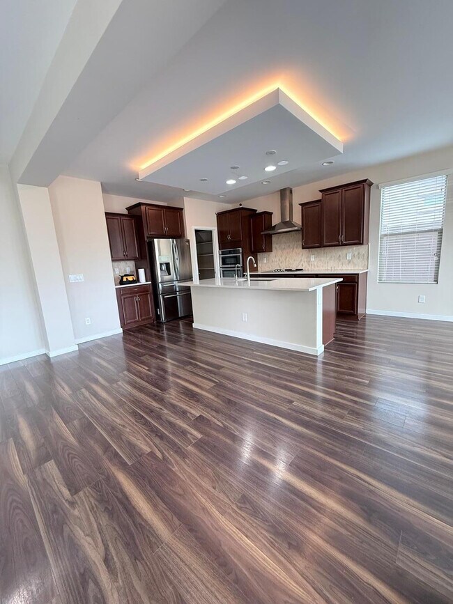 Building Photo - 9519 W Fallen Leaf Ln