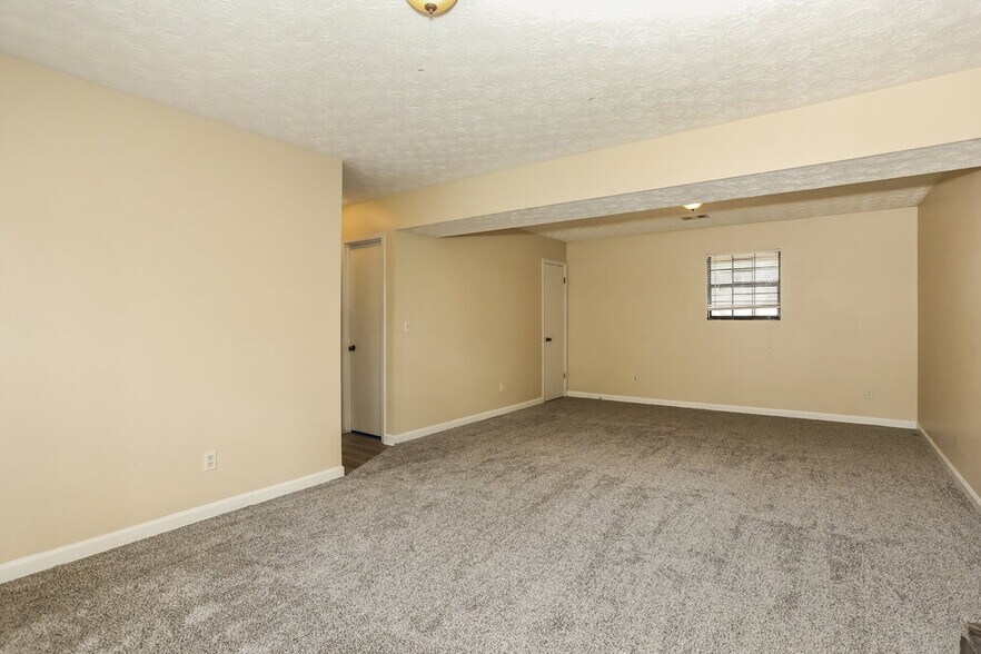 Building Photo - 5207 Great Meadows Rd