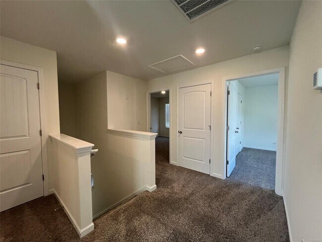 Building Photo - 3336 Meriwether Dr