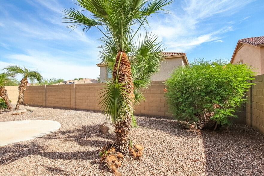 Building Photo - 17037 W Marshall Ln