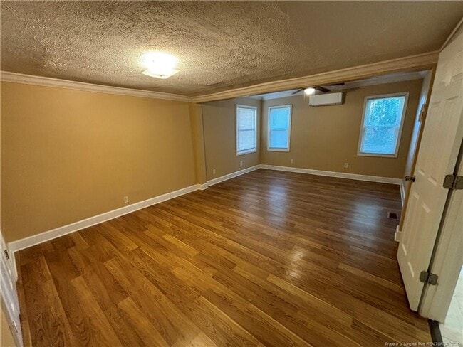 Building Photo - 931 Fleetwood Dr