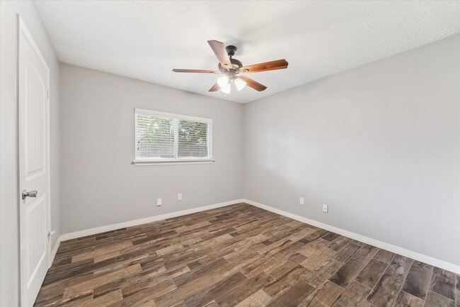 Building Photo - 2622 Strait Ln