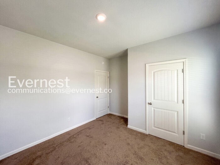 Building Photo - 8329 Gum Pond Dr