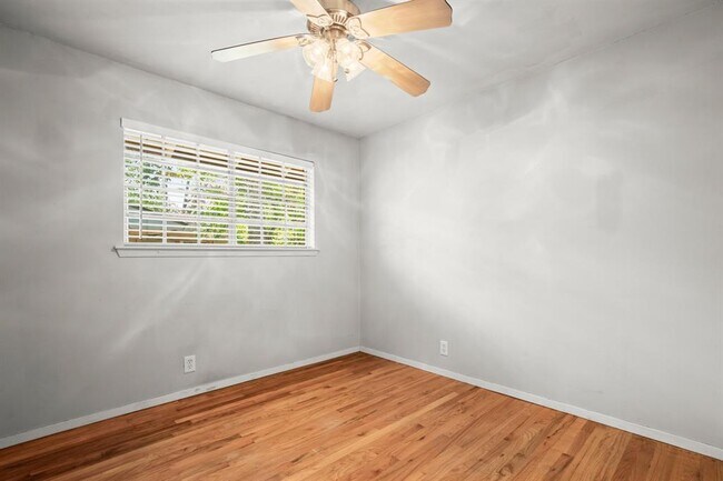 Building Photo - 1609 Springer Ln