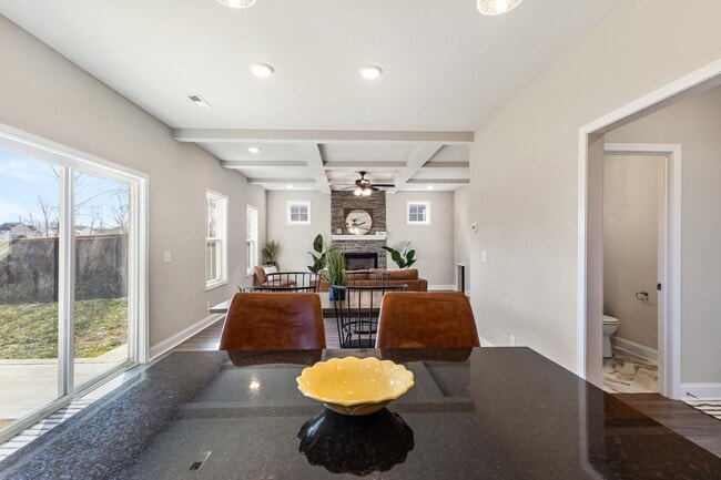 Building Photo - 2433 Bucklin Dr