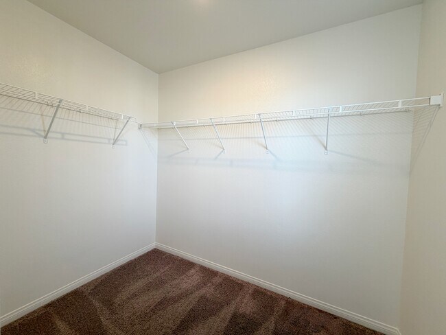 Building Photo - 6983 Cottage Vis Ave