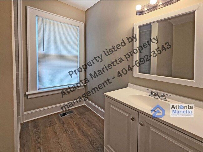 Building Photo - Charming Remodeled 3 Bedroom Ranch in the ...
