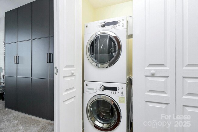 Building Photo - 1315 East Blvd