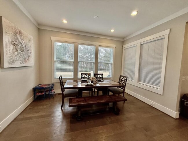 Building Photo - 1316 Spicer Ln