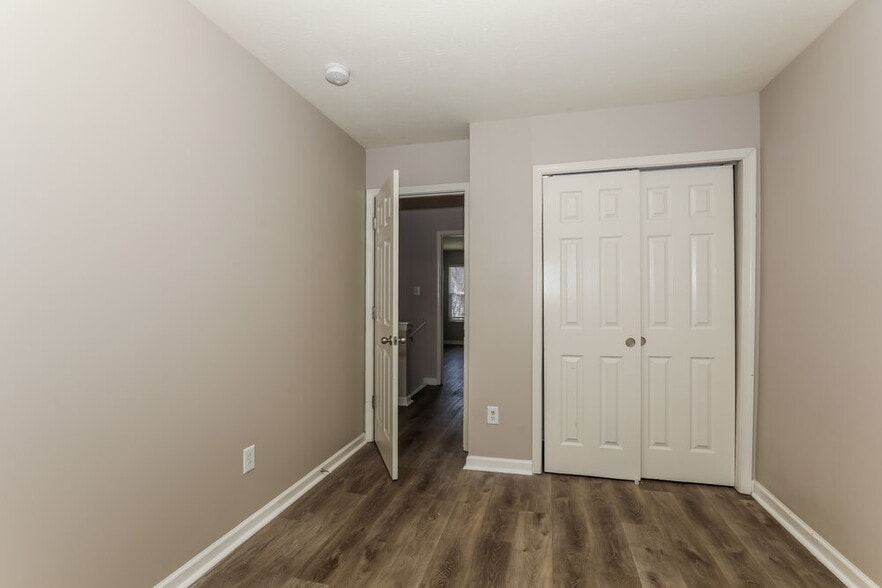 Building Photo - 2409 Woodfield Blvd