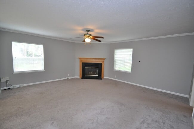 Building Photo - 3 Bedroom 2 bath in West Paducah