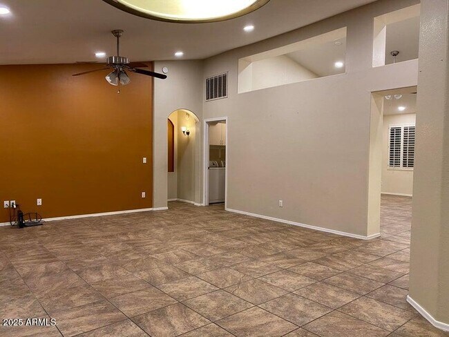 Building Photo - 870 N Madrid Ln