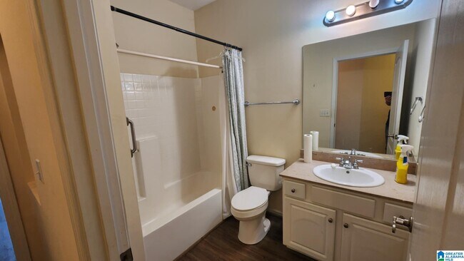 Building Photo - 299 High Ridge Dr
