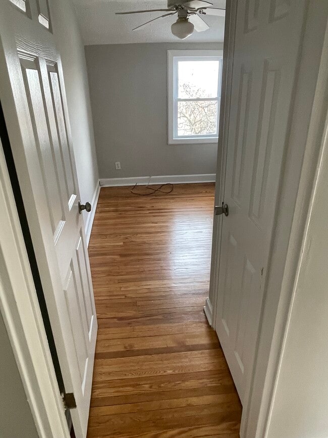 Building Photo - 1121 Cobbs St