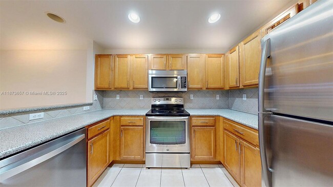 Building Photo - 12819 SW 31st Ct