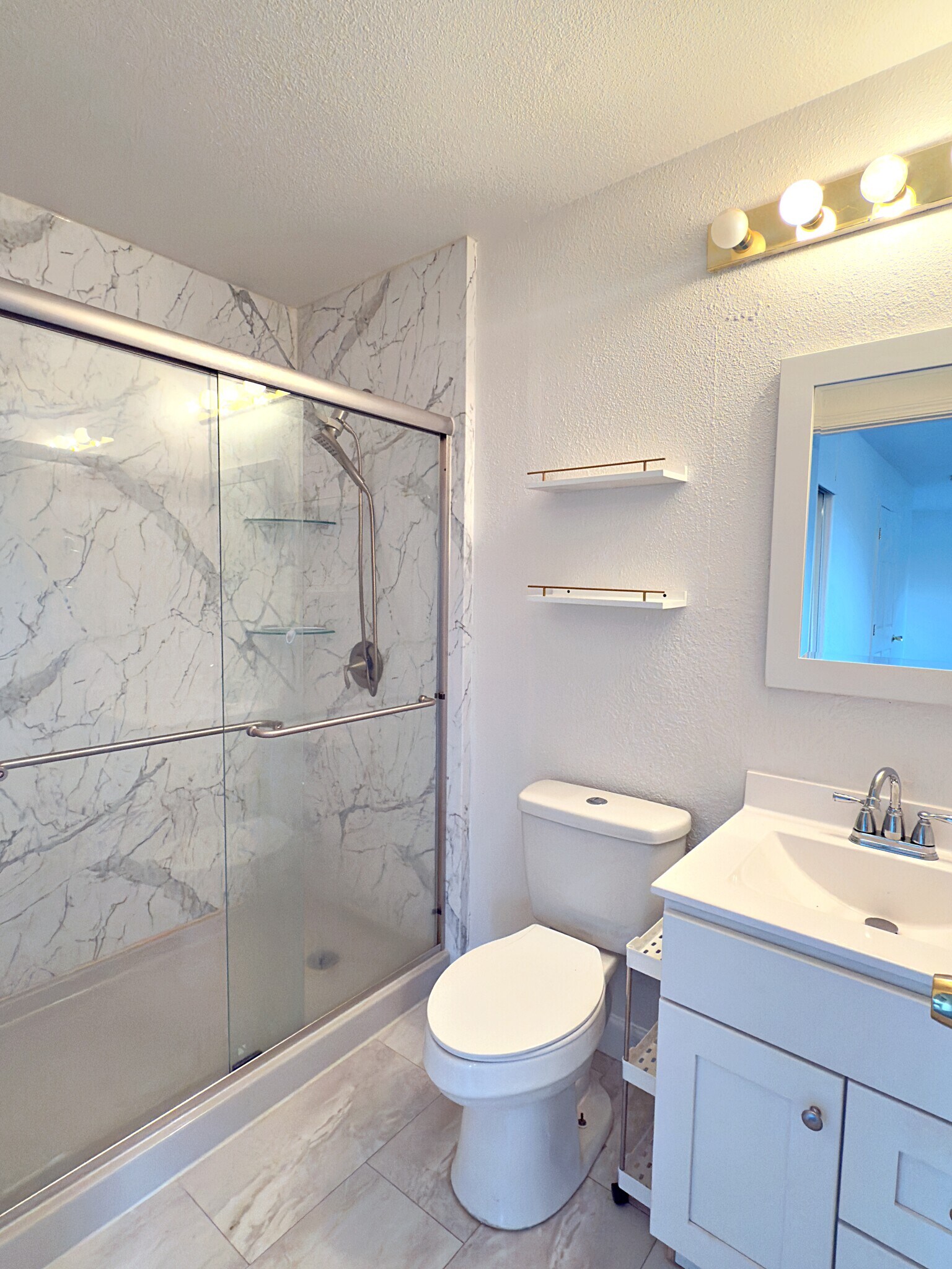 Building Photo - 6731 SE Fern Ave